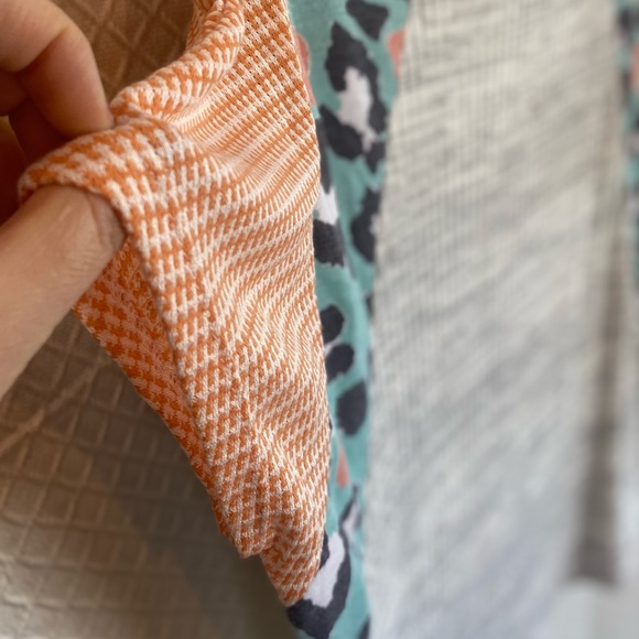 Haptics short sleeve color block/cheetah print top. Gray/orange/teal. M/L .NWT - Picture 7 of 15